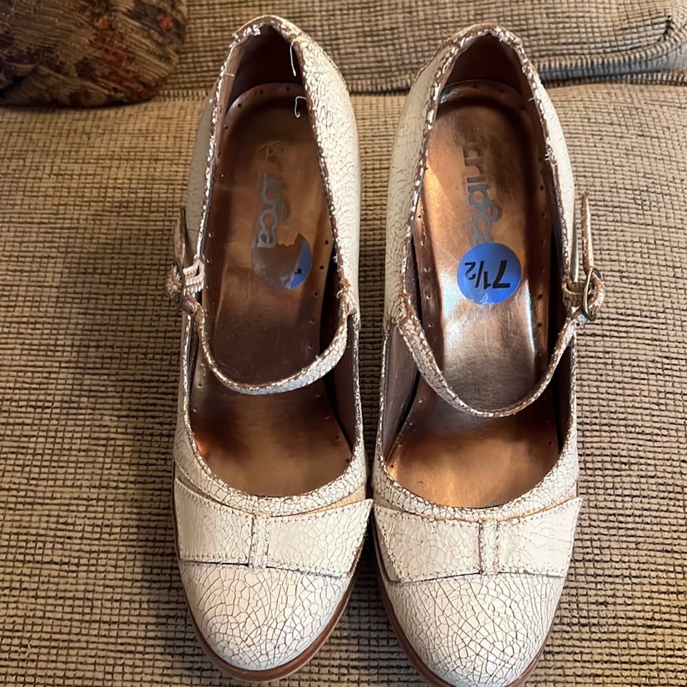Tribeca by Kenneth Cole Heels. Size 7.5